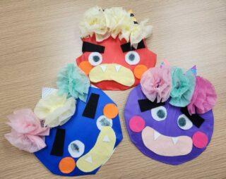 壁面工作でおにのお面を作りました👹
紙皿に好きな色の折り紙を貼り、花紙を広げて髪の毛を表現し、何種類かの中から好きな顔のパーツを選んで貼り、一人ひとり個性溢れる素敵なおにのお面が完成しました!
#aijyu松沢
#AIJYU松沢
#放課後等デイサービス
#児童発達支援
#富山県
#小矢部市
#放デイ
#発達障害
#自閉スペクトラム
#ADHD