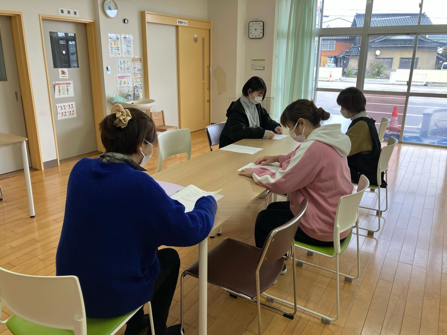 いつもAIJYU松沢をご利用いただきありがとうございます。このたび、令和7年度の活動について、年間報告を職員で実施しました。今年度の取り組み内容や活動の成果、今後の課題などを共有し、次年度に向けた改善・発展につなげてまいります。今後ともどうぞよろしくお願いいたします。
#aijyu松沢
#AIJYU松沢
#放課後等デイサービス
#児童発達支援
#富山県